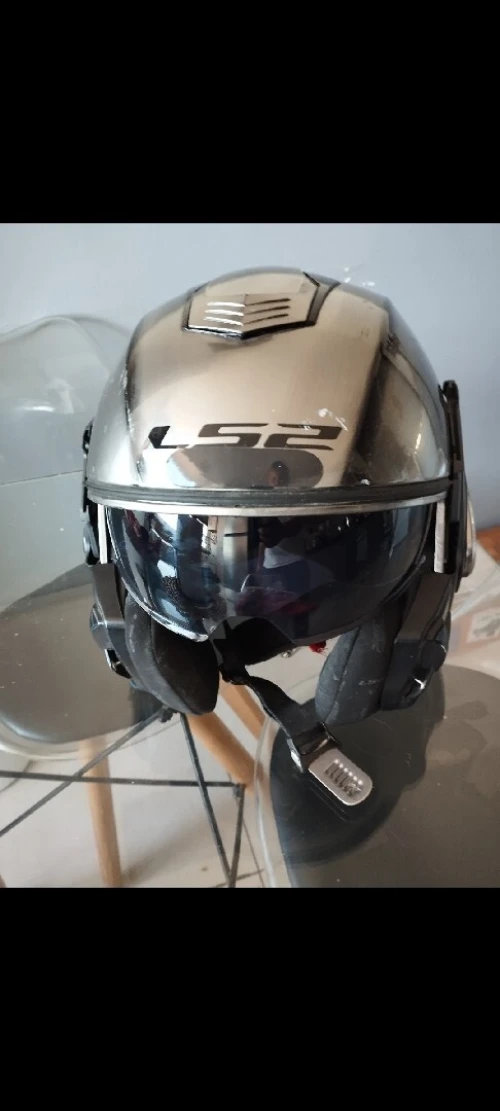 Casque moto intégral taille M bon état Venu de France 
