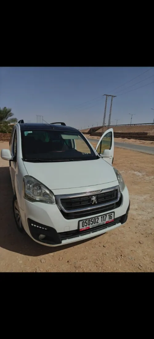 Peugeot Partner 2017 Tepee Allure 