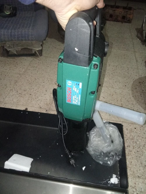   Perceuse BOSCH 13 MM +Perceuse HILTI BOSCH M+ Tronceneuse BOSCH 115 2CH+ Marteau Piquer BOSCH 38