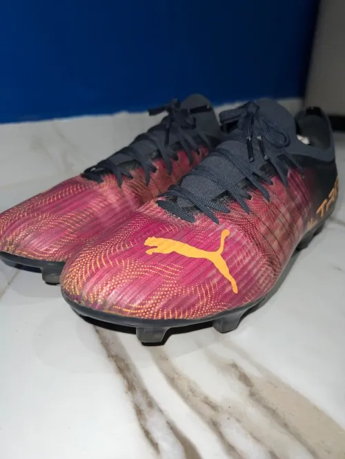 Soulier de foot Puma pointure 43