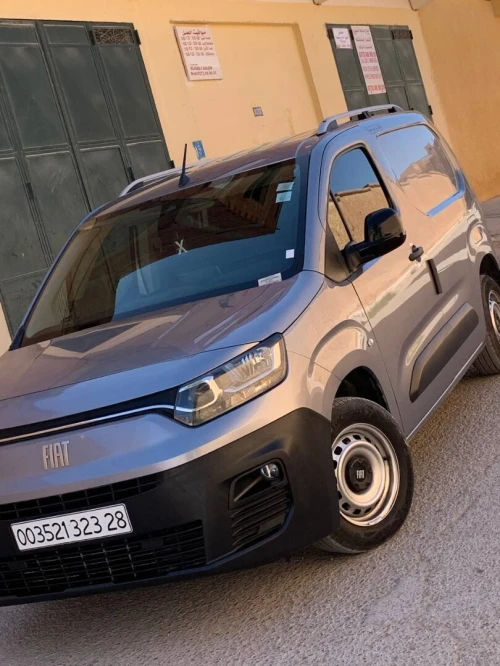 Fiat Doblo 2023 Italya