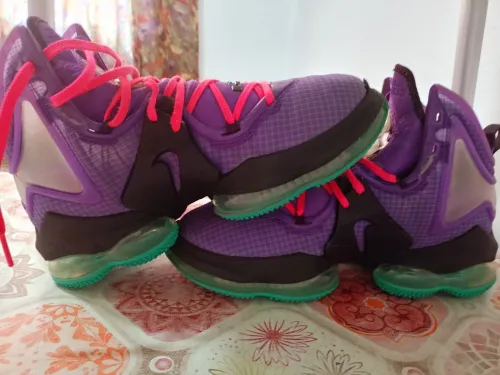 LeBron 19 Original (presque Neuf)