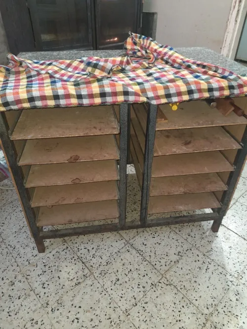 table de travaille avec etagere pour pitzario
