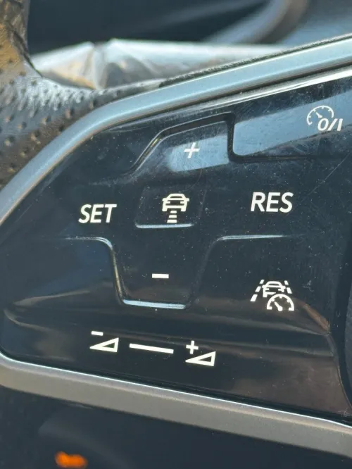 Volkswagen T-Roc 2025 R-Line 