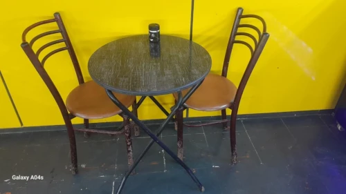 Matériel pizzeria en bon état 