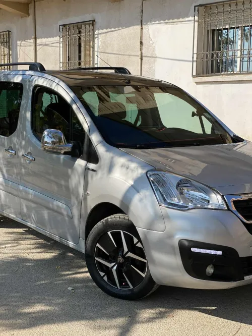Peugeot Tepe 2015 Allure