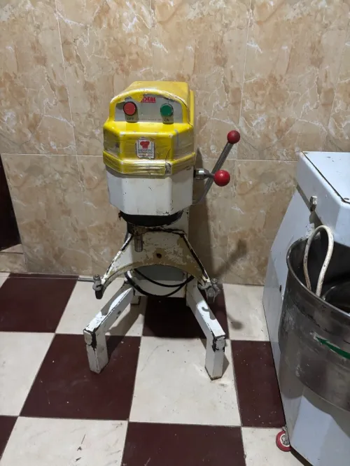 Pétra bateur frigo lave a bord