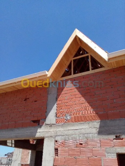 charpente en bois toiture poses tuiles