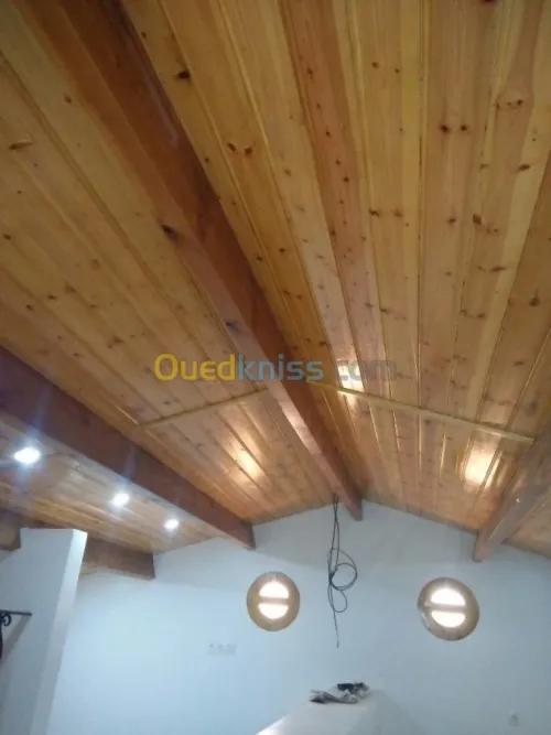 charpente en bois toiture poses tuiles