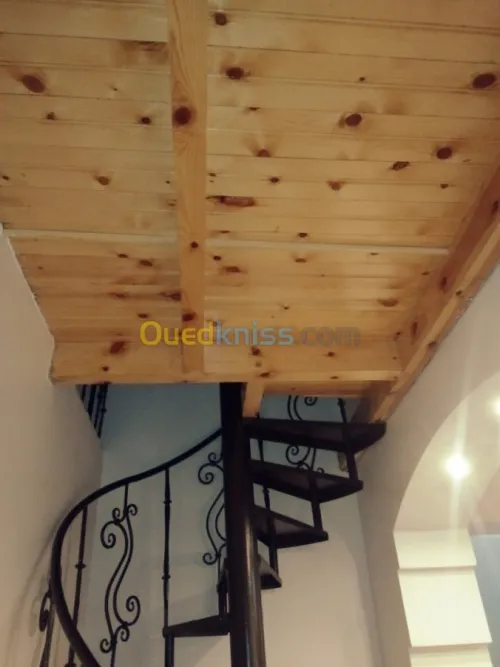 charpente en bois toiture poses tuiles