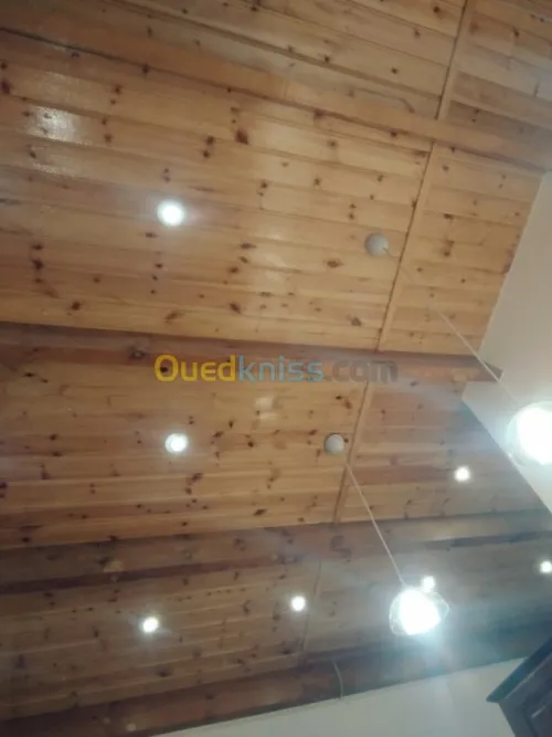 charpente en bois toiture poses tuiles