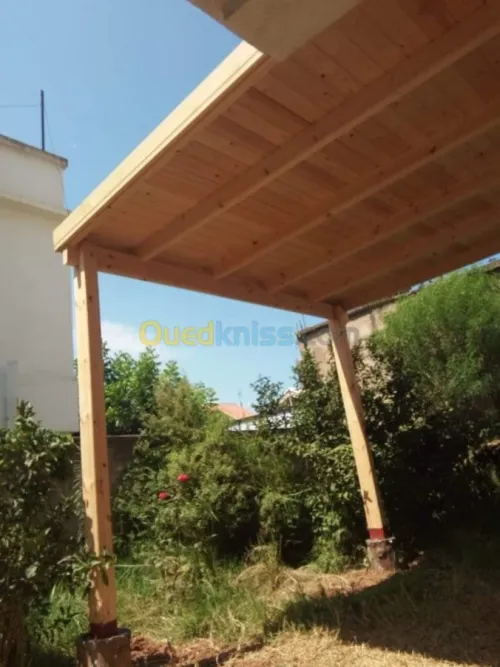 charpente en bois toiture poses tuiles