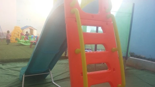 école maternelle  crèche  1 à 05 ans 