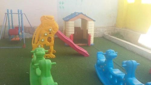 école maternelle  crèche  1 à 05 ans 