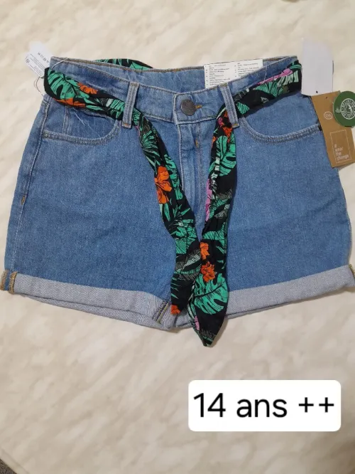 Short fille marque C&A