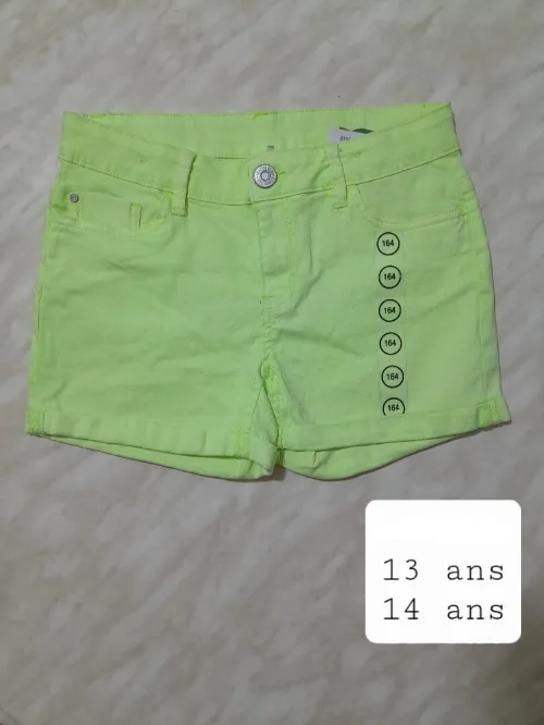 Short fille marque C&A
