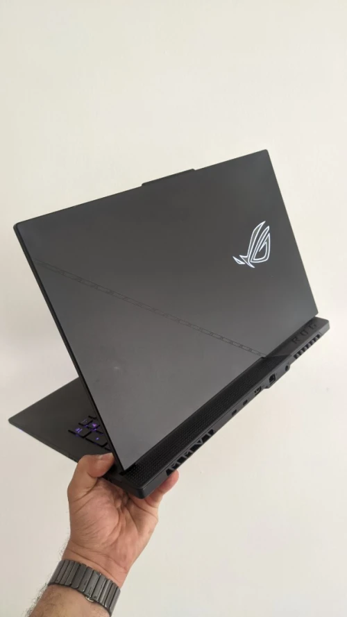[VENDU] Asus Strix Scar 17 Ryzen 9 7945HX3D RTX4090