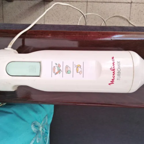 Hachoir+ bras mixeur Moulinex+bouilloire CE