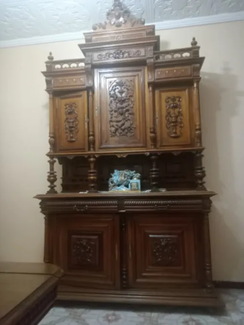 Meuble coloniale