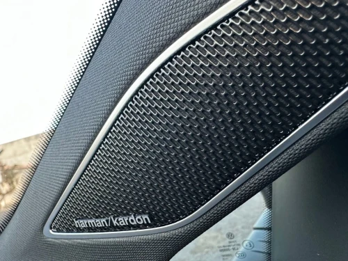 Volkswagen Golf 8 2025 R Black Edition 