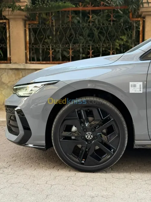 Volkswagen Golf 8 2025 R-Line
