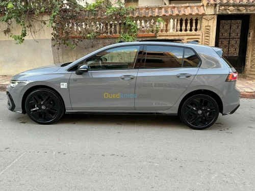 Volkswagen Golf 8 2025 R-Line