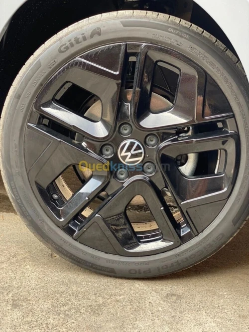Volkswagen Golf 8 2025 R-Line