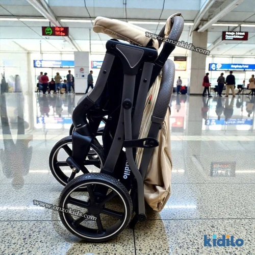 Poussette compacte valise avec Cache Pied de luxe - Kidilo