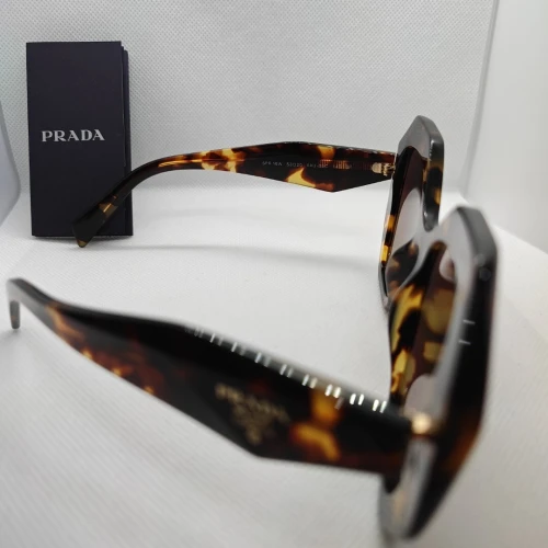PRADA SYMBOLE