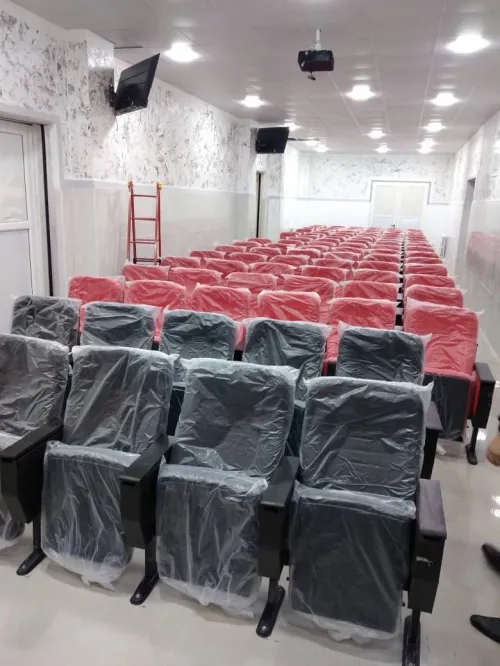 fauteuil de conférence.