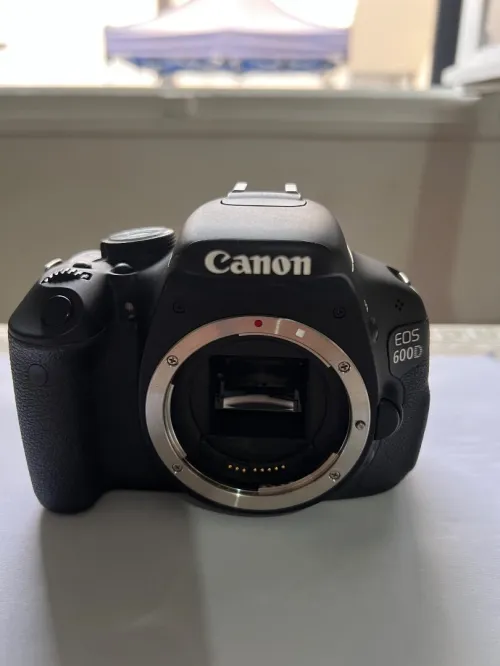 Camera Canon EOS 600 D