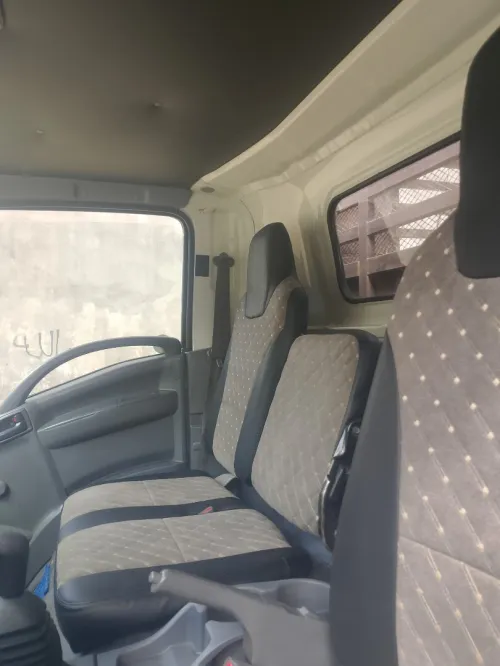 Isuzu Npr 2013