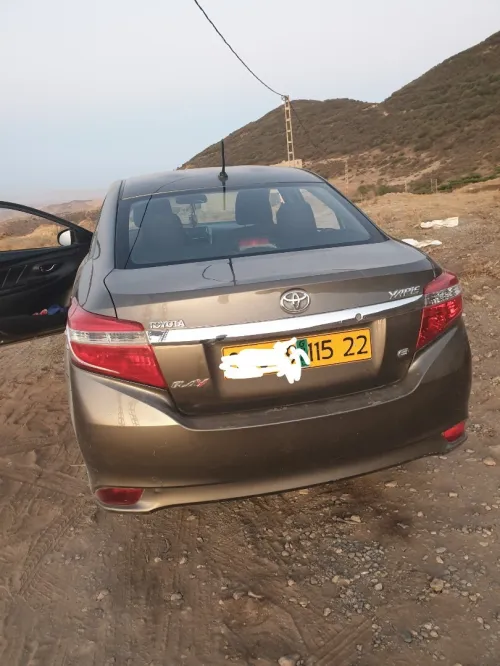 Toyota Yaris Sedan 2015 Play