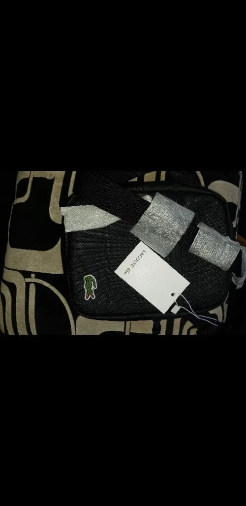 pochette Lacoste originale venue de France