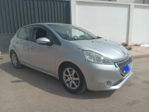 Peugeot 208 2015 Active Facelift