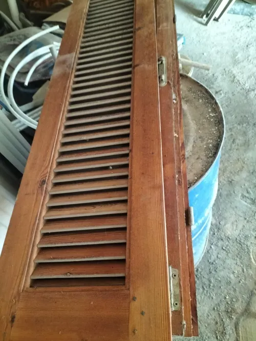 Fenêtre bois et cadre porte bois 