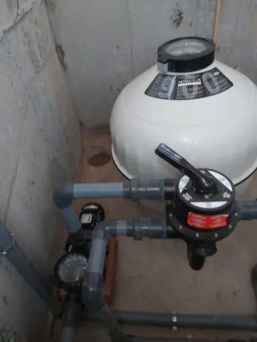 EQUIPEMENT DE PISCINE /SPA/ COMPETITION/ ET REALISATION /SERVICE