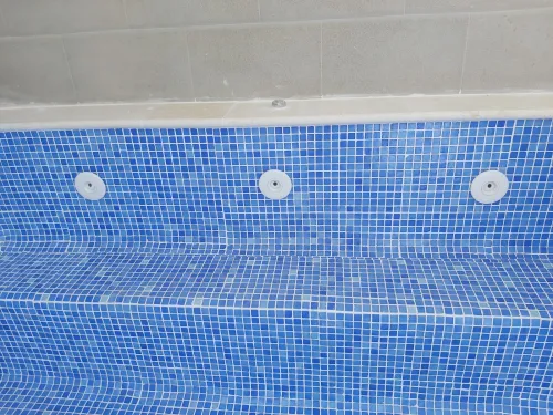EQUIPEMENT DE PISCINE /SPA/ COMPETITION/ ET REALISATION /SERVICE