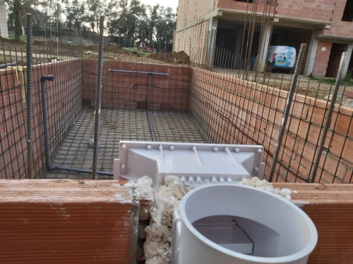 EQUIPEMENT DE PISCINE /SPA/ COMPETITION/ ET REALISATION /SERVICE