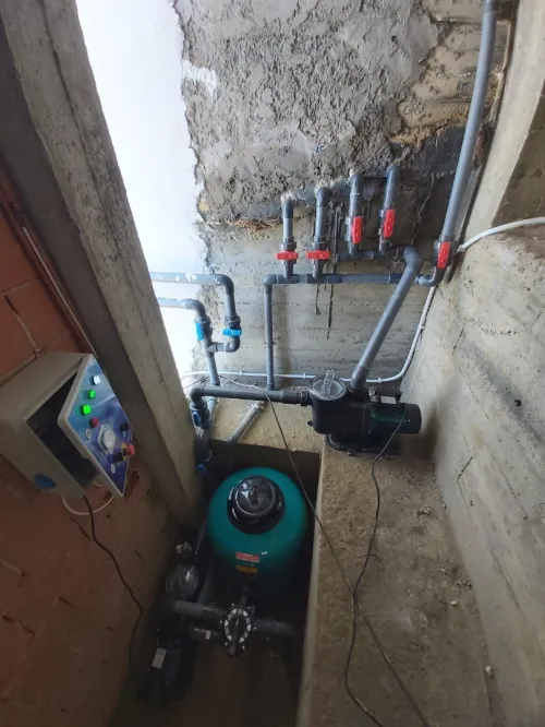 EQUIPEMENT DE PISCINE /SPA/ COMPETITION/ ET REALISATION /SERVICE