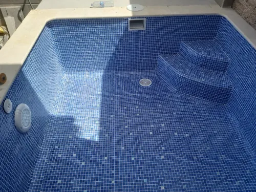 EQUIPEMENT DE PISCINE /SPA/ COMPETITION/ ET REALISATION /SERVICE