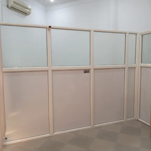 Cloisons Séparation vitrées en aluminium et verre bonne occasion Paravent fixe  جدران فاصلة مستعملة