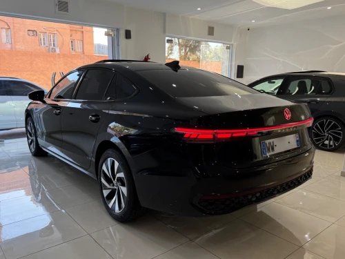 Volkswagen Passat 2025 R Line