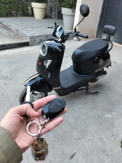 Dora coilla Moto électrique 2026