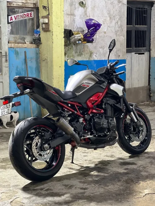Kawazaki Z900 2025