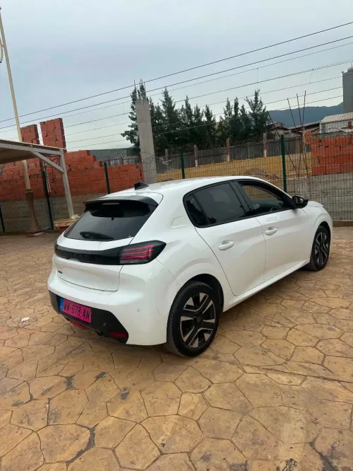 Peugeot 208 2024 Allure Pack