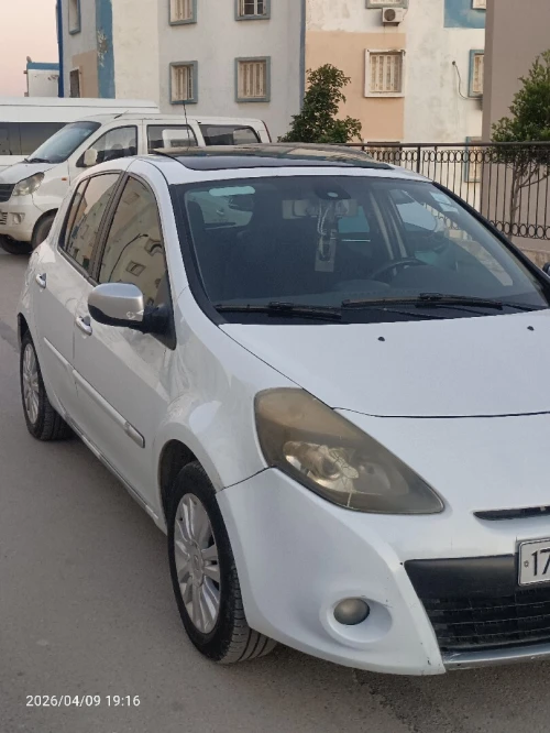 Renault Clio 3 2011 Night and Day
