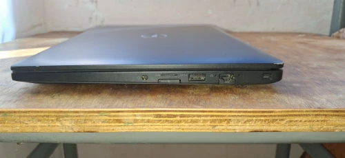 Dell Latitude 7490 Intel(R) Core(TM) i7 8650U CPU @ 1.90 GHz 2.11GHz