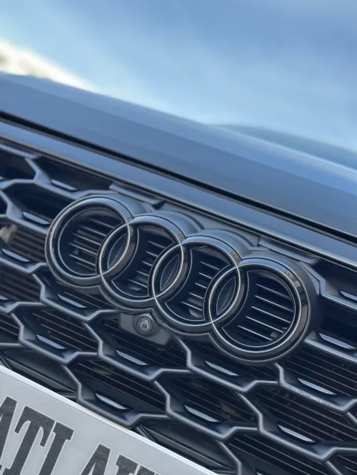 Audi Q3 2023 S line