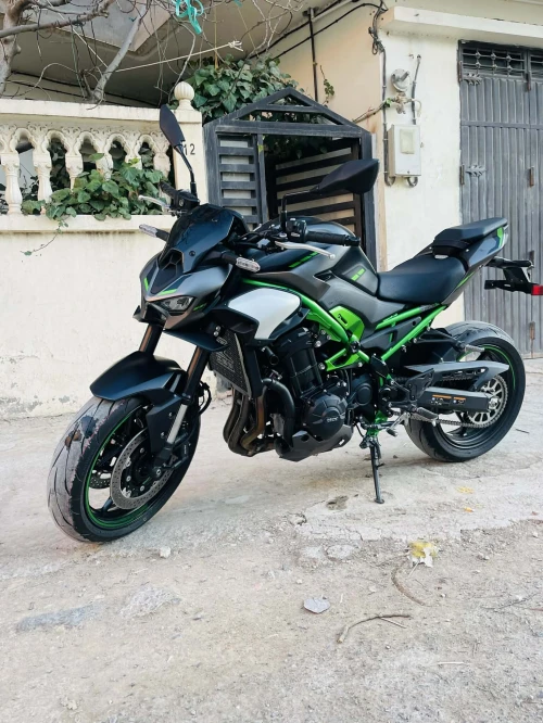 Kawasaki Z900 2025